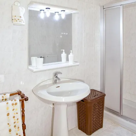 Apartment Glori Ai Di Imperia *